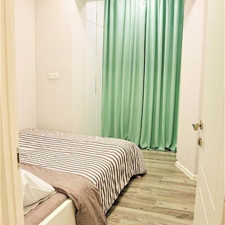 Apartment "B" With A Separate Bedroom Tbilisi Bagian luar foto